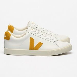 NWT VEJA ESPLAR LEATHER SNEAKERS